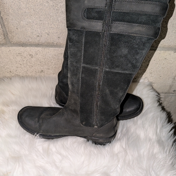 Uggs winter Boot - Picture 2 of 7
